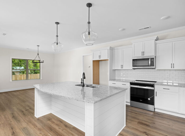 Move in ready Pratt home